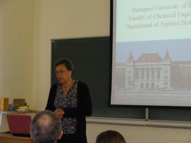 Dr. Gruiz Katalin (BME) megnyitja a Terra Preta projekt Nyitó Workshopját