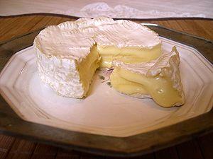 A camembert az azonos nevű normandiai faluról elnevezett világhírű francia lágy 