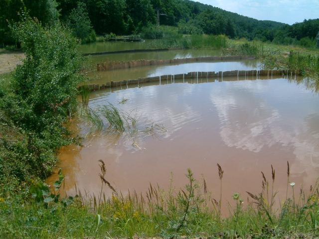 Settling pond